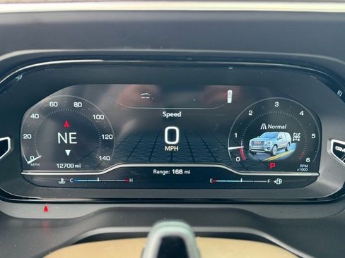 Used 2024 GMC Yukon XL Denali w/ Advanced Technology Package image 16