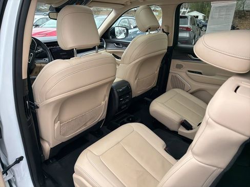 Used 2021 Jeep Grand Cherokee L Limited AWD/4WD image 22
