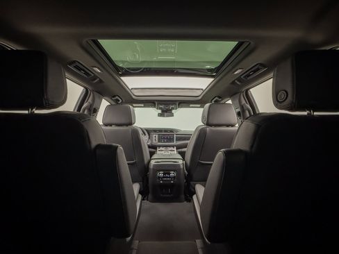 Used 2023 GMC Yukon Denali image 9