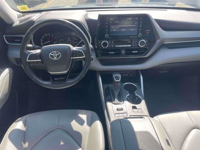 Used 2020 Toyota Highlander XLE AWD/4WD image 15