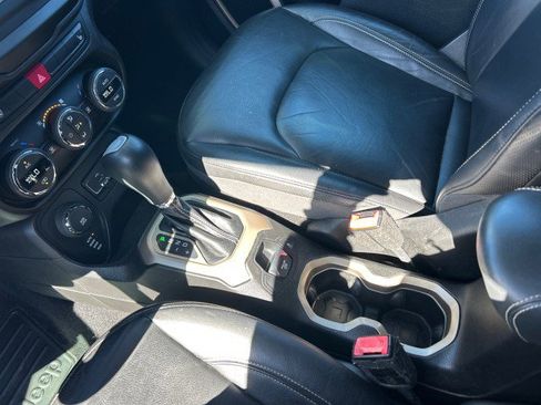 Used 2017 Jeep Renegade Limited w/ Trailer Tow Group image 30