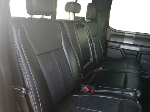 Used 2019 Ford F150 Lariat image 17