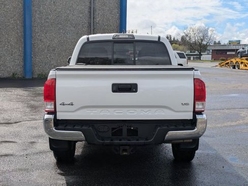 Used 2017 Toyota Tacoma SR5 w/ Tow Package image 6