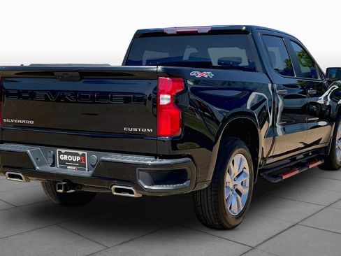 Used 2020 Chevrolet Silverado 1500 Custom w/ Custom Value Package AWD/4WD image 13