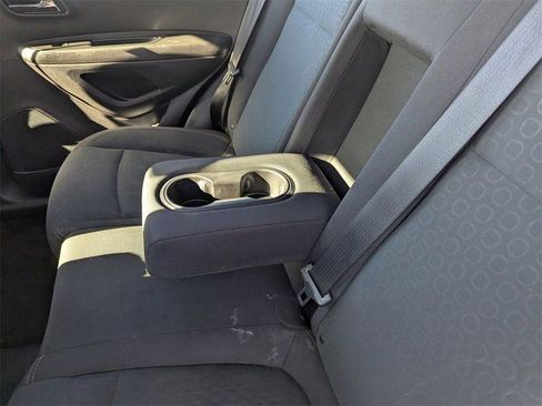 Used 2018 Chevrolet Trax LS AWD/4WD image 23