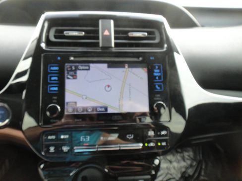 Used 2017 Toyota Prius Four Touring image 13