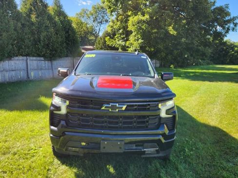Used 2024 Chevrolet Silverado 1500 RST w/ Convenience Package II AWD/4WD image 2