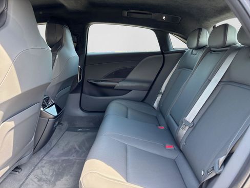 Used 2024 Lucid Air Pure RWD image 34