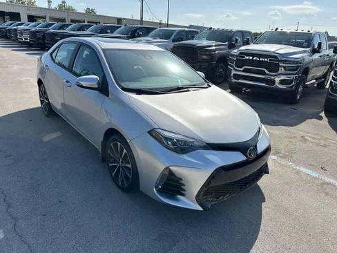 Used 2017 Toyota Corolla SE w/ SE Premium Package FWD image 22