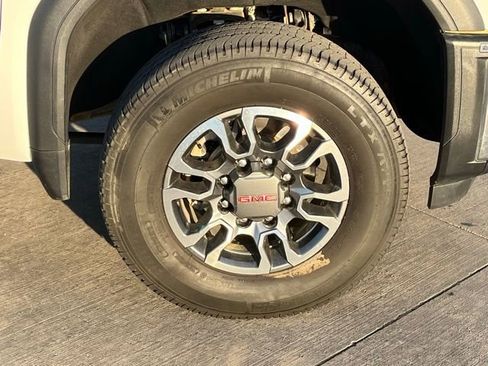 Used 2024 GMC Sierra 2500 SLE w/ SLE Convenience Package image 6