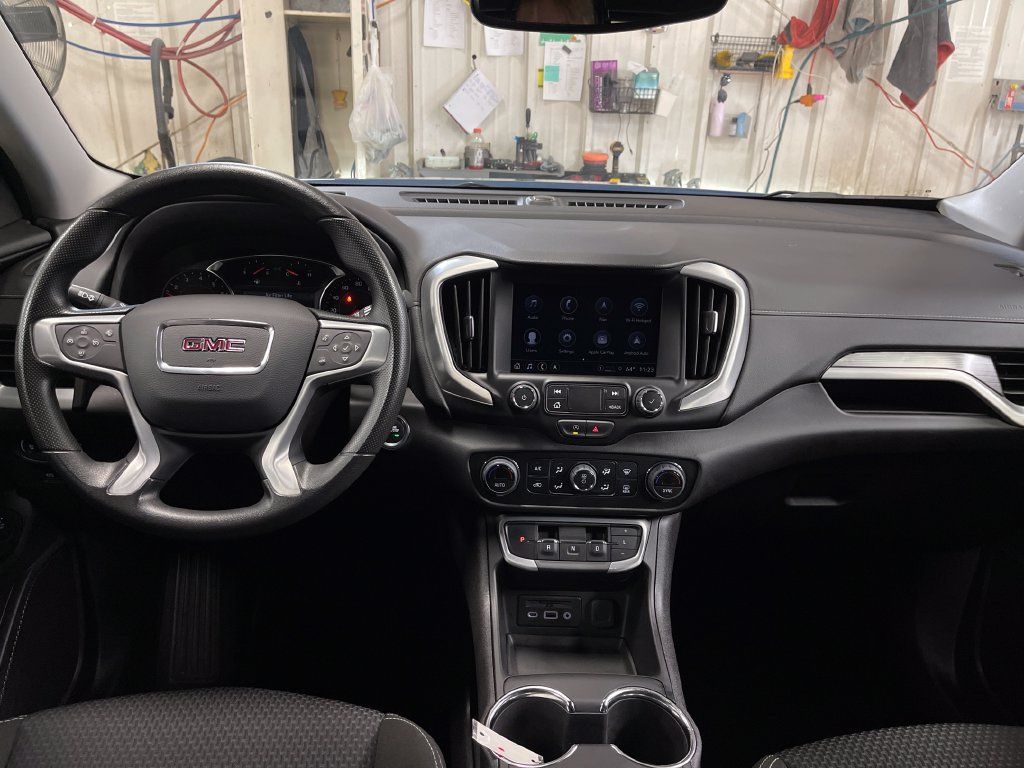 Used 2024 GMC Terrain SLE w/ Driver Convenience Package AWD/4WD image 18
