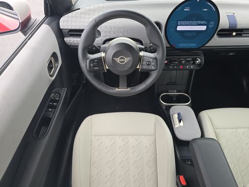 Used 2025 MINI Cooper S FWD image 19