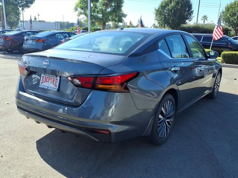 New 2025 Nissan Altima 2.5 SV image 3