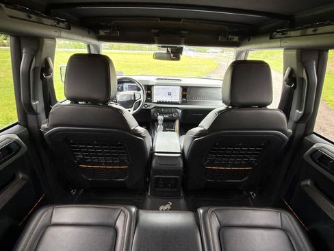 Used 2023 Ford Bronco Badlands w/ Sasquatch Package AWD/4WD image 18