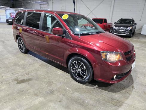 Used 2019 Dodge Grand Caravan GT image 16