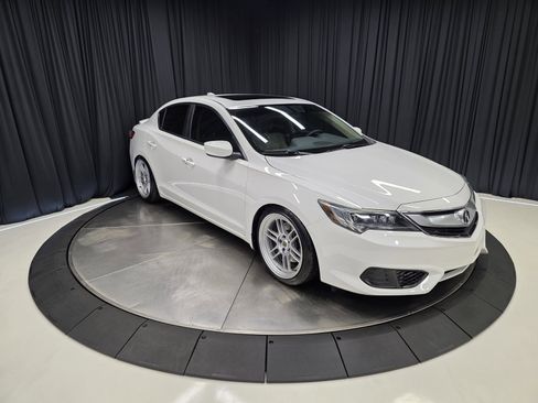 Used 2017 Acura ILX w/ Premium Package image 4