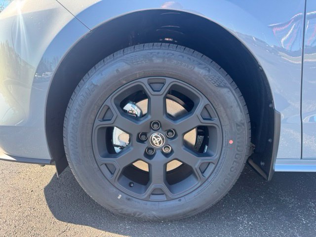 New 2026 Toyota Sienna XLE Woodland Edition AWD/4WD image 12