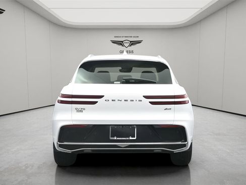 Used 2026 Genesis GV70 2.5T Select image 5