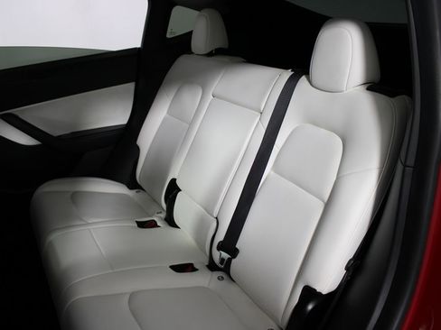 Used 2021 Tesla Model Y Long Range image 20