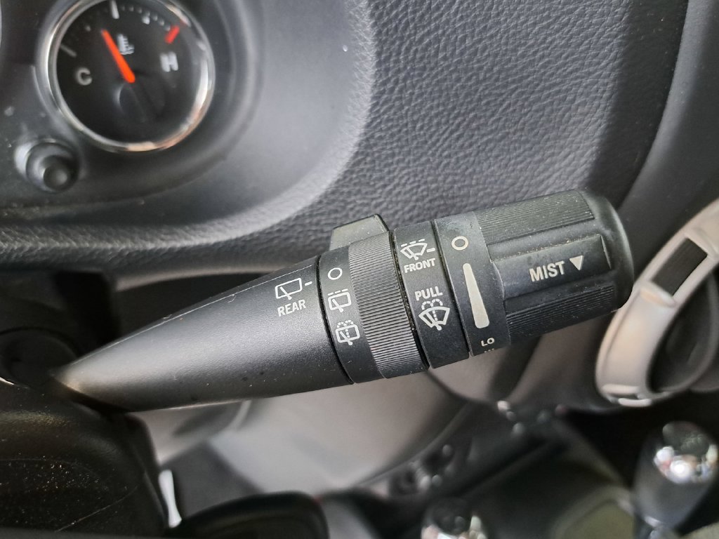 Used 2016 Jeep Wrangler Sahara w/ Connectivity Group AWD/4WD image 11