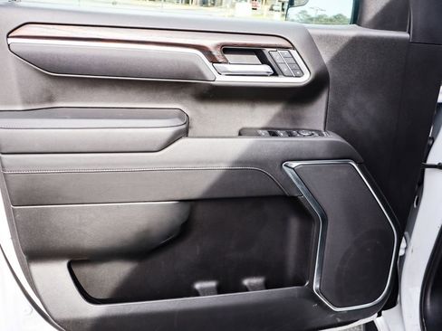 Certified 2025 GMC Sierra 1500 SLT image 34