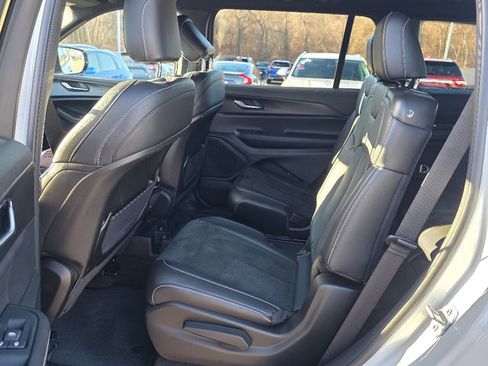 Certified 2025 Jeep Grand Cherokee L Altitude image 30
