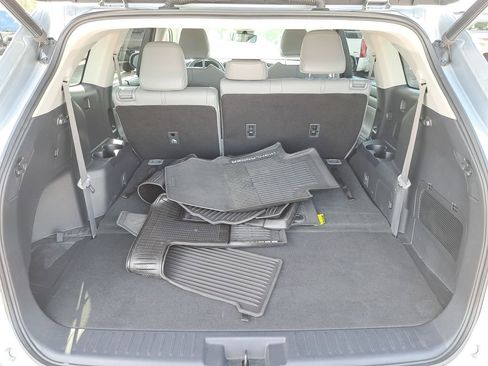 Certified 2020 Toyota Highlander XLE image 6