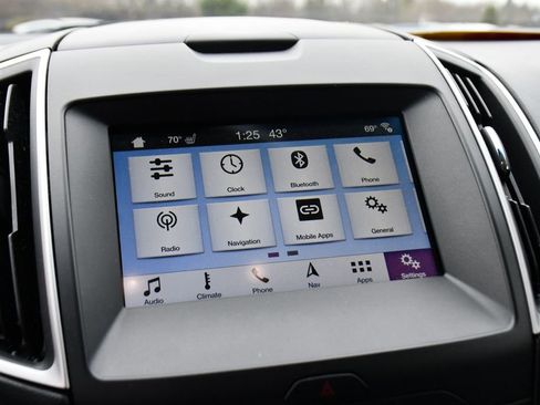 Used 2017 Ford Edge SEL w/ Equipment Group 201A AWD/4WD image 32