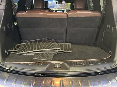 Used 2017 INFINITI QX80 Limited image 24