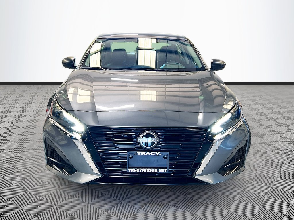 Used 2025 Nissan Altima 2.5 S FWD image 2