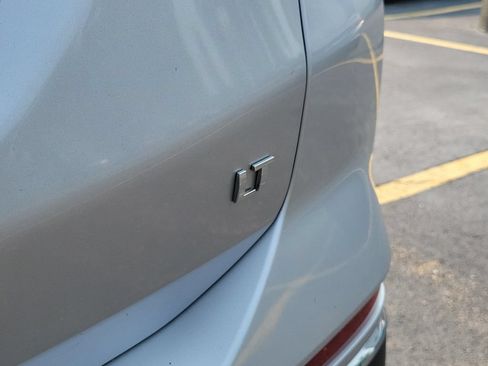 Used 2019 Chevrolet Equinox LT FWD image 9