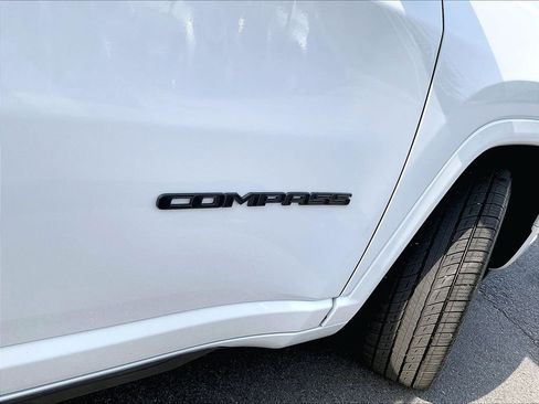 Used 2022 Jeep Compass High Altitude AWD/4WD image 29