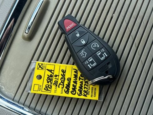 Used 2019 Dodge Grand Caravan SXT FWD image 29