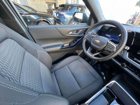 Used 2025 Chevrolet Equinox LT image 34