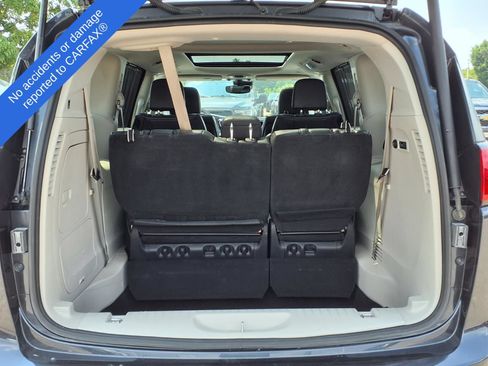 Used 2019 Chrysler Pacifica Limited w/ Advanced Safetytec Group FWD image 11