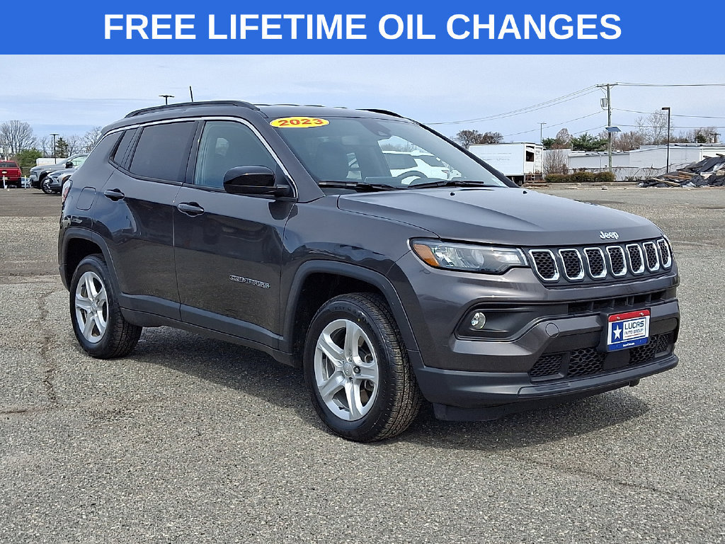 Used 2023 Jeep Compass Latitude AWD/4WD image 1