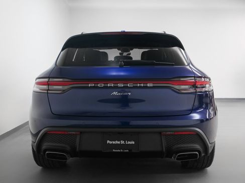 Certified 2025 Porsche Macan image 8
