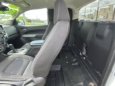 Used 2021 Chevrolet Colorado LT w/ Fleet Safety Package image 16