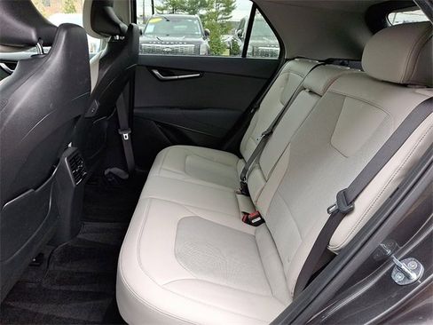 Used 2023 Kia Niro EX image 10