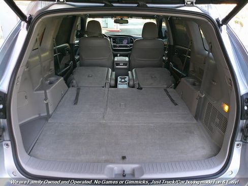 Used 2015 Toyota Highlander Limited image 10