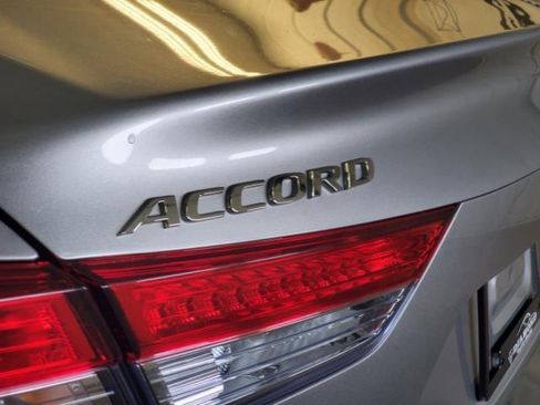 Used 2018 Honda Accord EX-L image 6