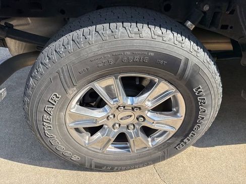 Used 2015 Ford F150 Lariat w/ Equipment Group 502A Luxury AWD/4WD image 11