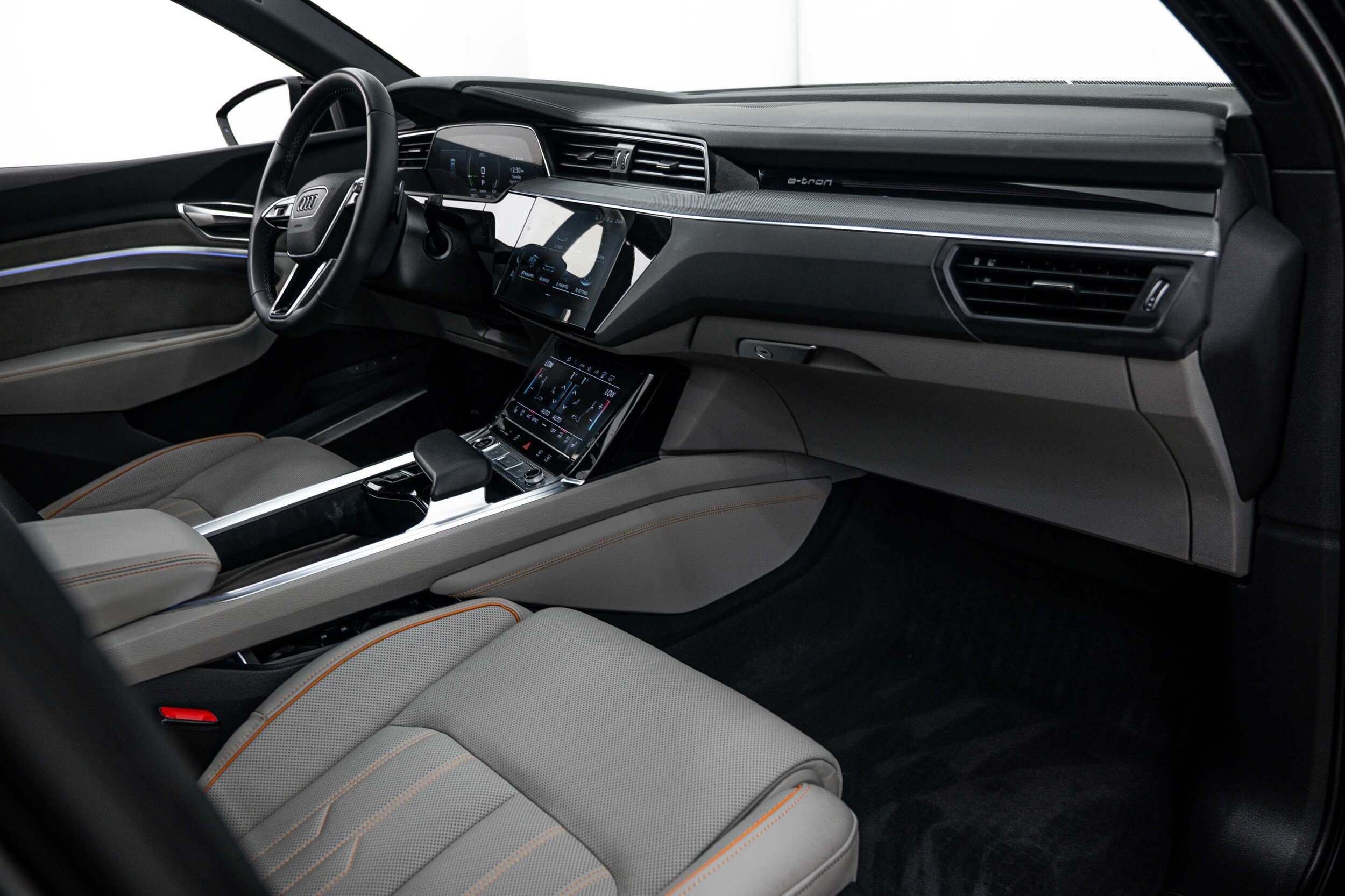 Certified 2024 Audi Q8 e-tron Prestige w/ Prestige Package AWD/4WD image 12