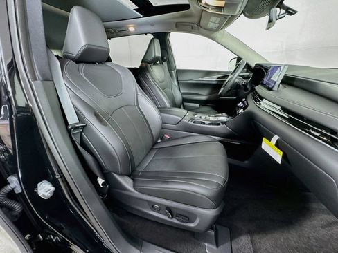 Certified 2026 INFINITI QX60 Luxe w/ Cargo Package AWD/4WD image 40