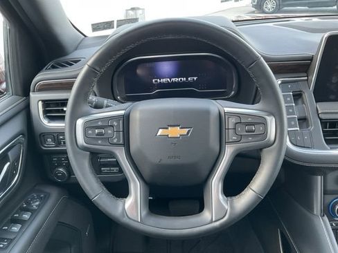 Certified 2024 Chevrolet Suburban Premier w/ Premium Package AWD/4WD image 3
