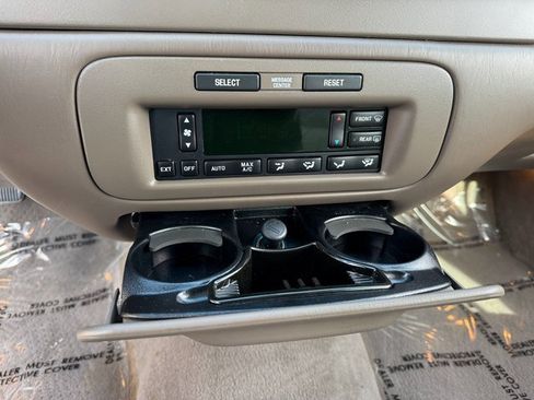 Used 1999 Lincoln Town Car Signature image 27