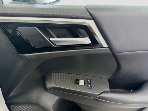 Used 2024 Mitsubishi Outlander SE FWD image 31