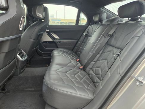 Used 2024 BMW 740i RWD image 20