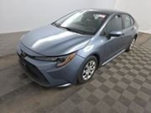 Used 2022 Toyota Corolla LE image 3