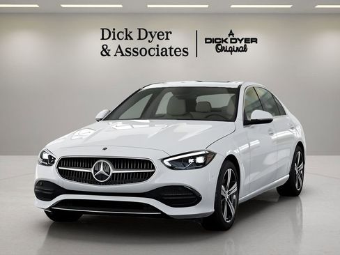 Used 2025 Mercedes-Benz C 300 Sedan image 31